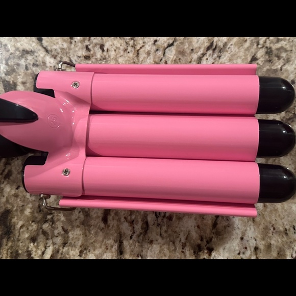 Three Barrel Curling Iron Wand Hair Waver - Picture 3 of 9